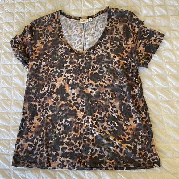 AG Adriano Goldshmied leopard print super soft tee - Picture 1 of 5